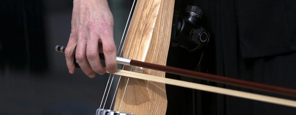 Getting the sound of a cello using a violin or a viola